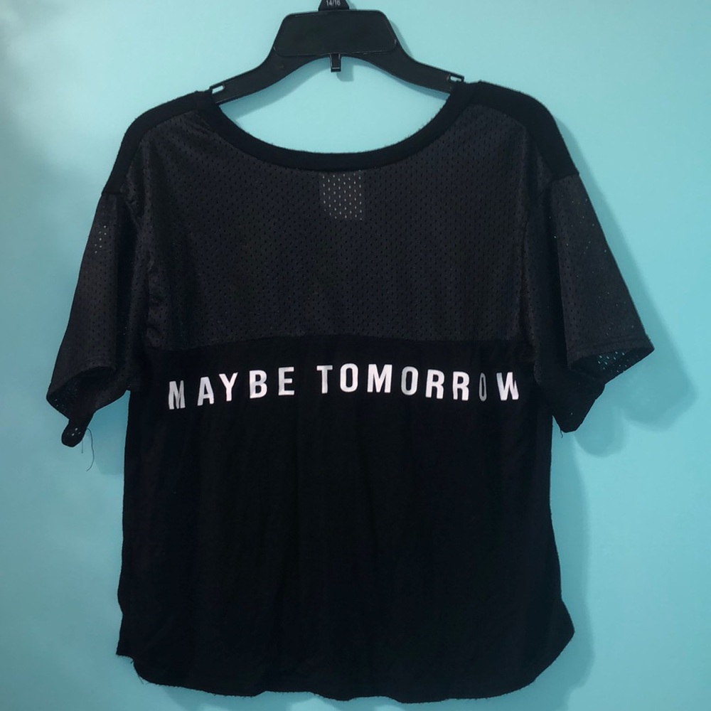crop top - Picture 2 of 3